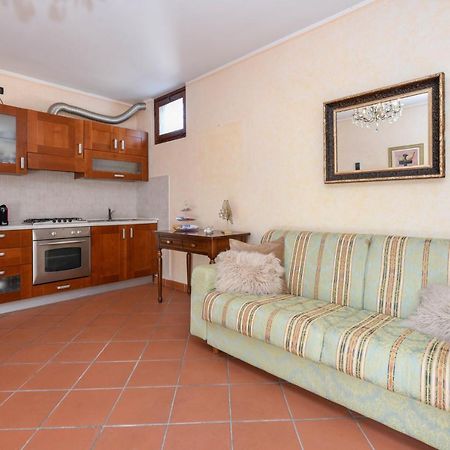 Prestige Apartment Sirmione Eksteriør billede