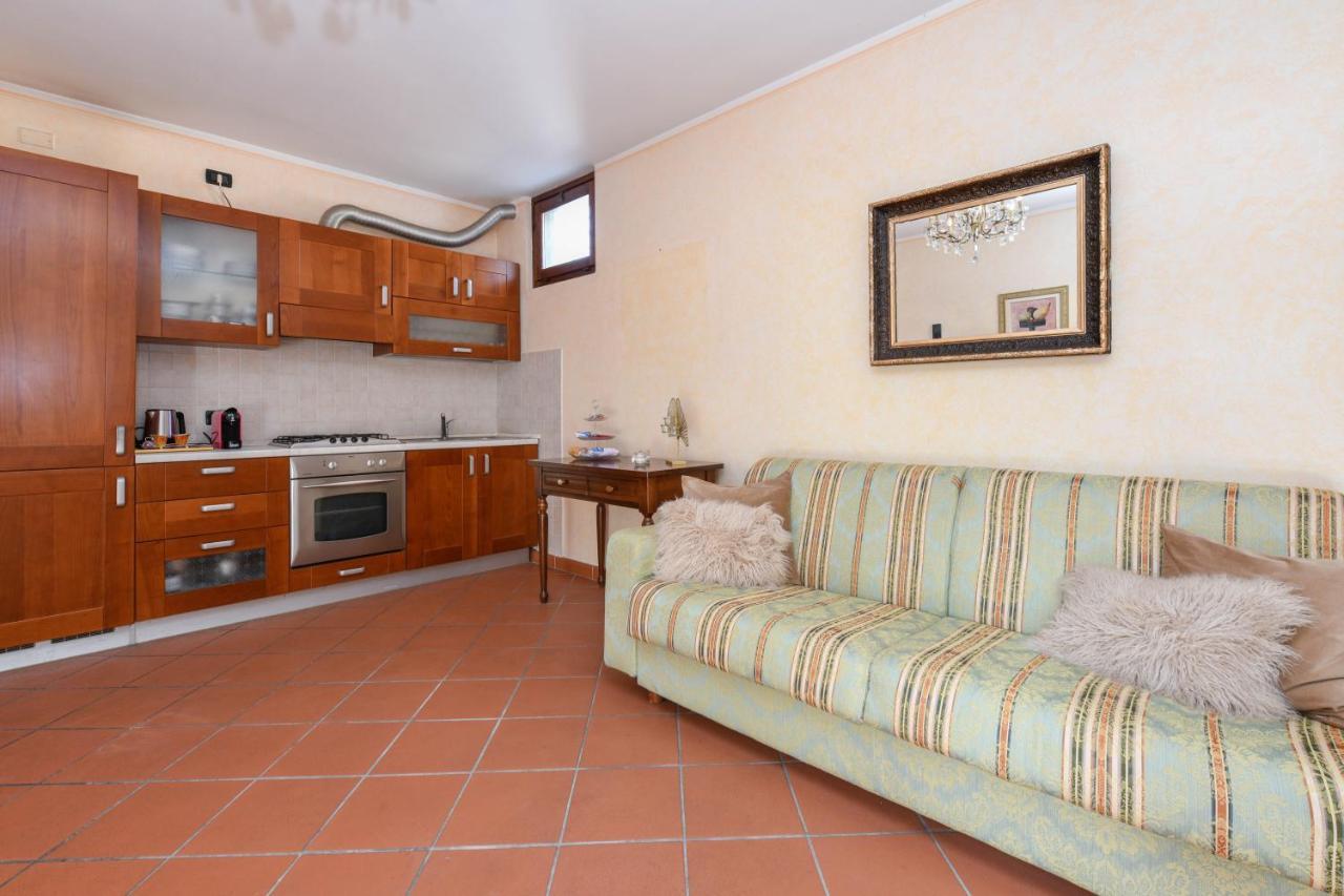 Prestige Apartment Sirmione Eksteriør billede