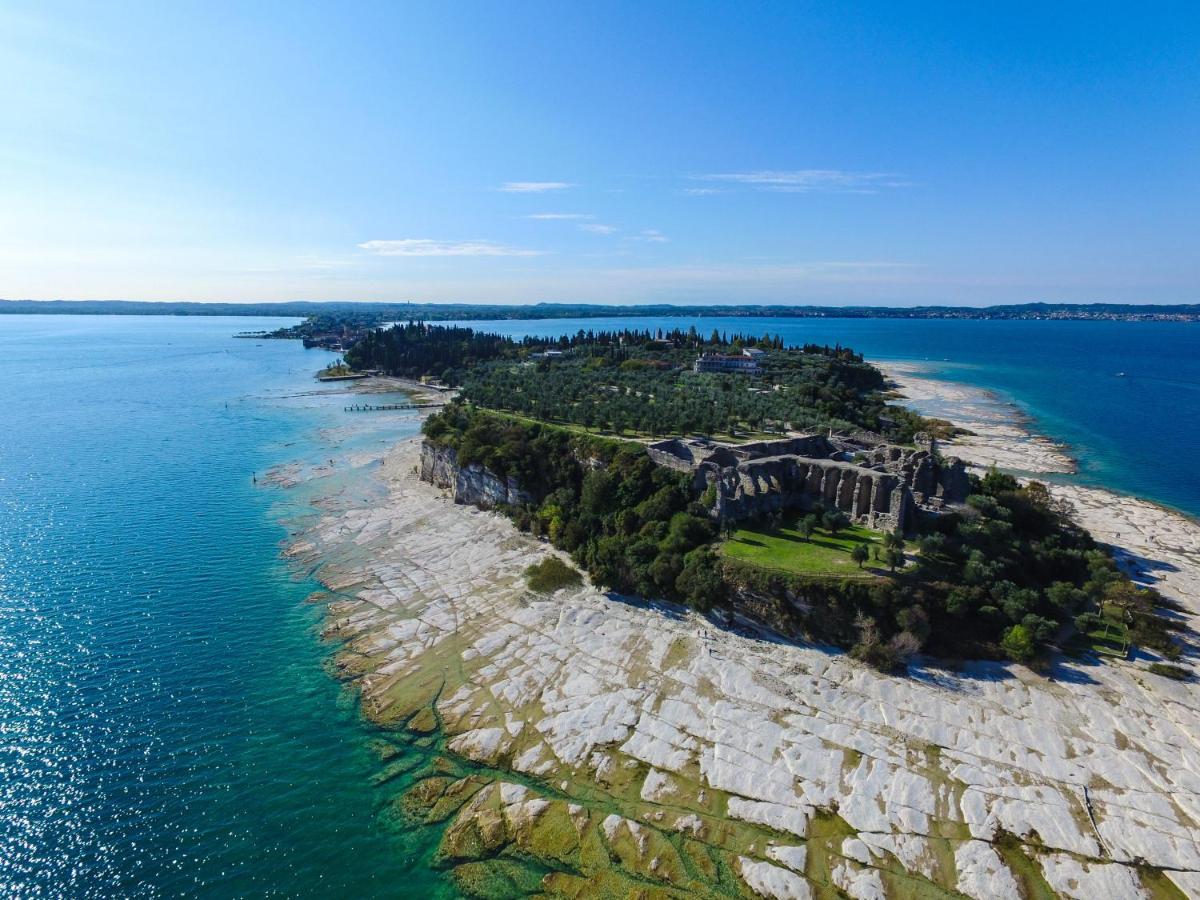 Prestige Apartment Sirmione Eksteriør billede